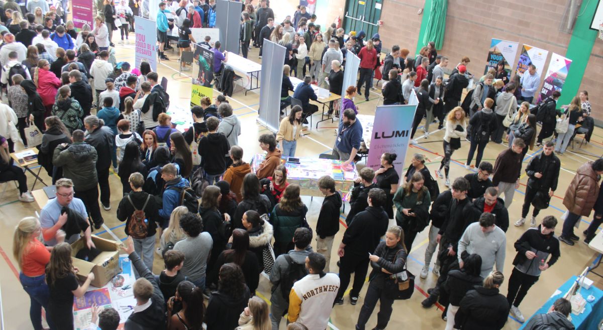 Crowd of students at Freshers fair